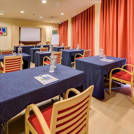 Holiday Inn Express Parma By Ihg Esterno foto