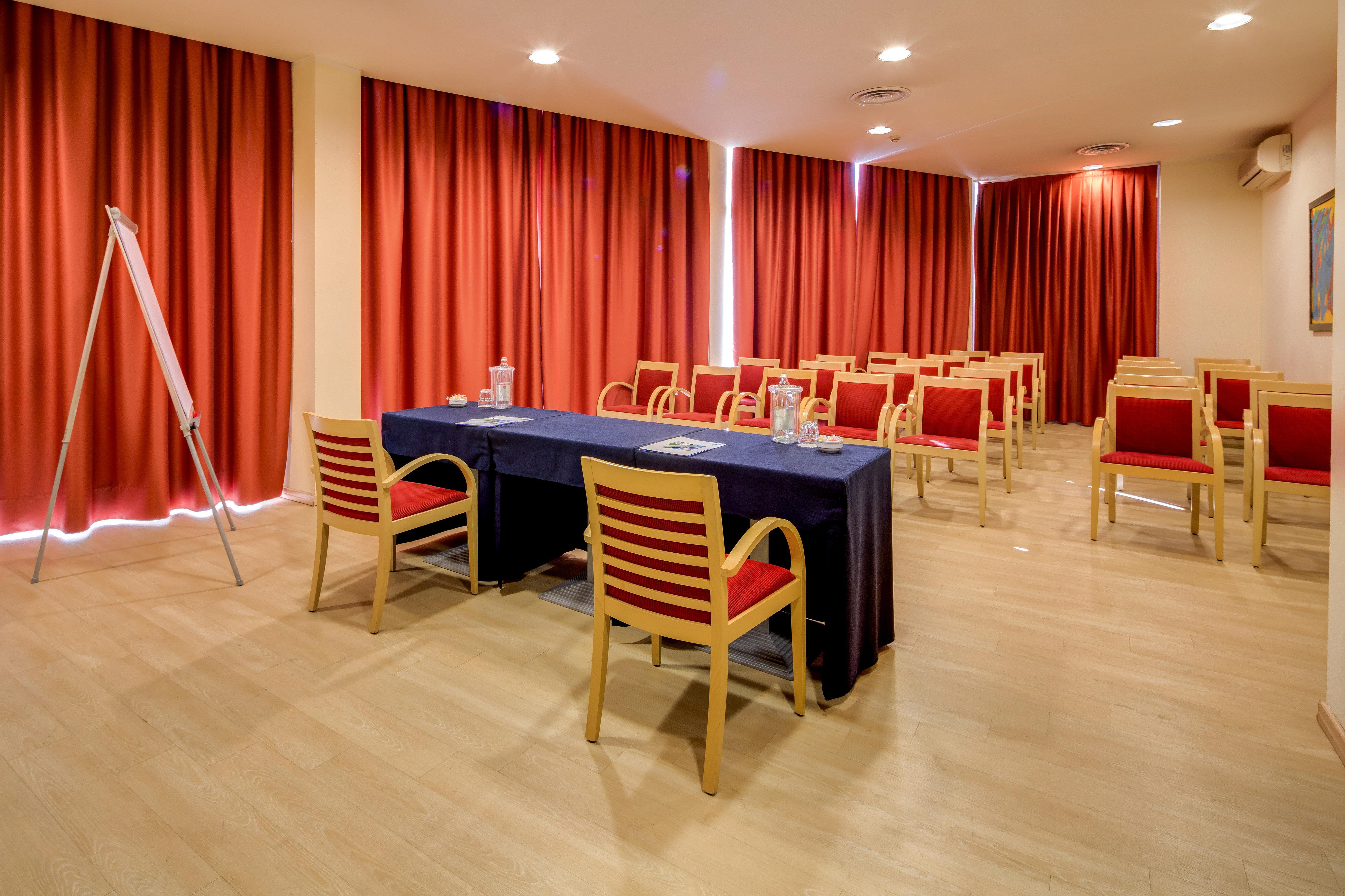 Holiday Inn Express Parma By Ihg Esterno foto