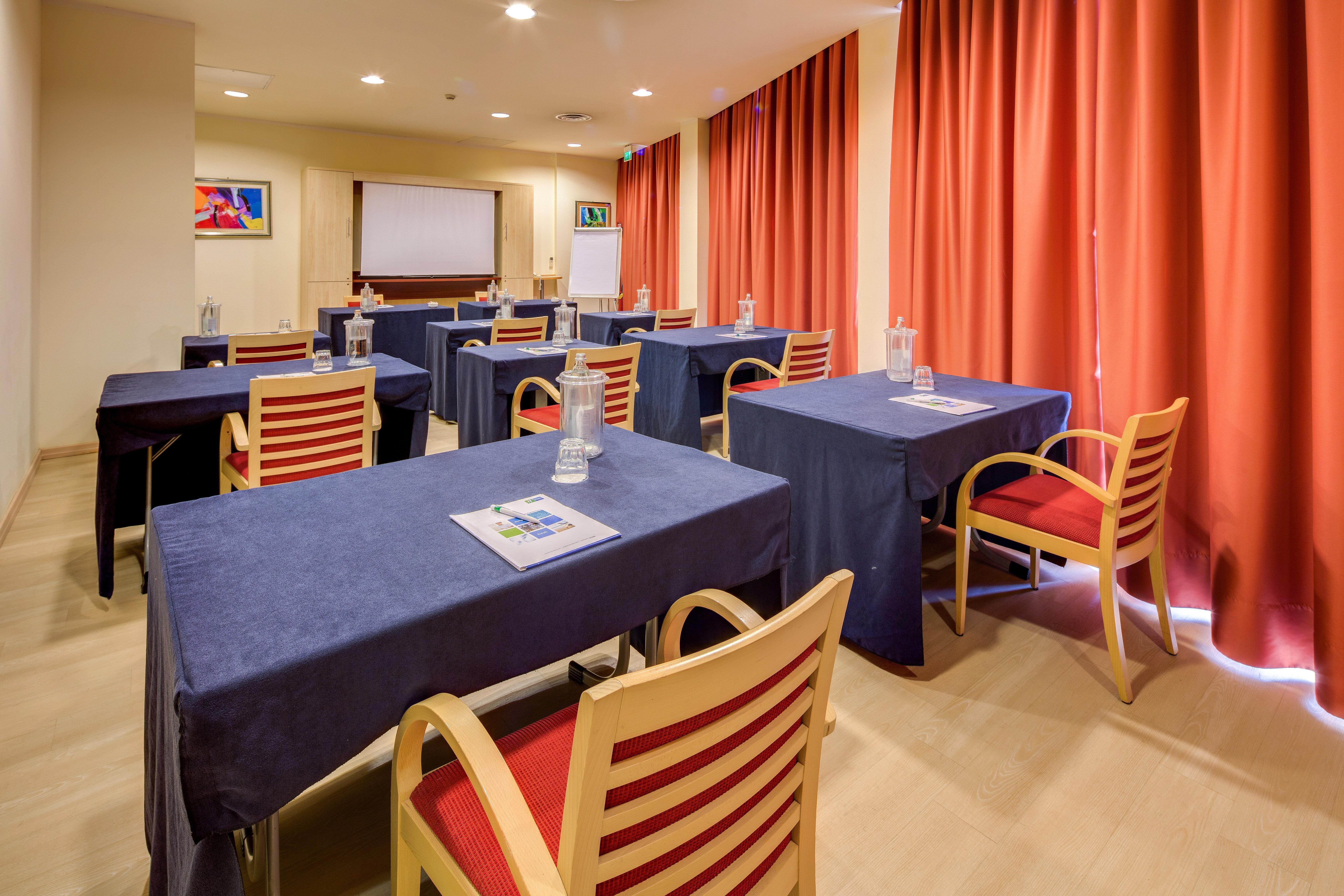 Holiday Inn Express Parma By Ihg Esterno foto
