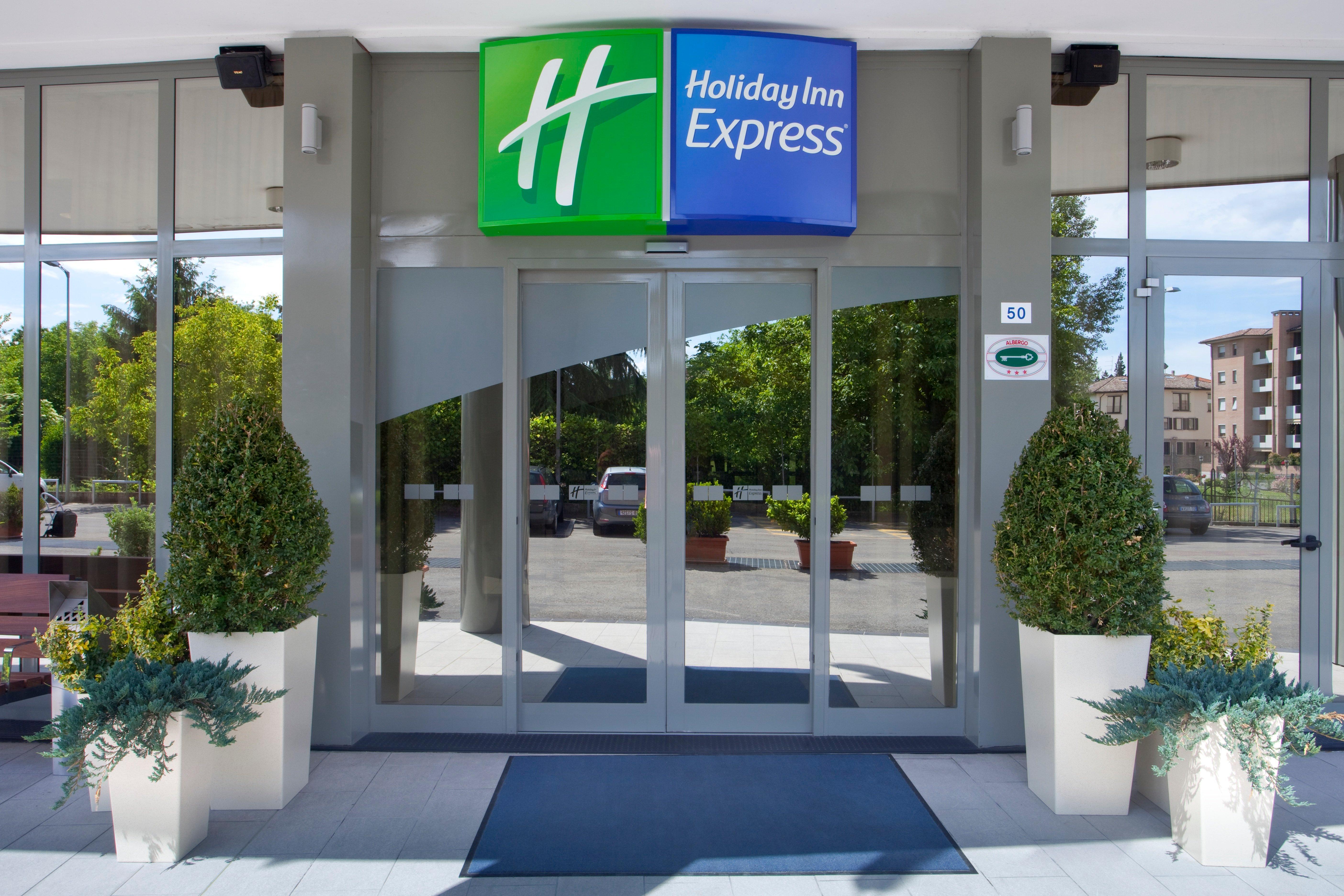 Holiday Inn Express Parma By Ihg Esterno foto