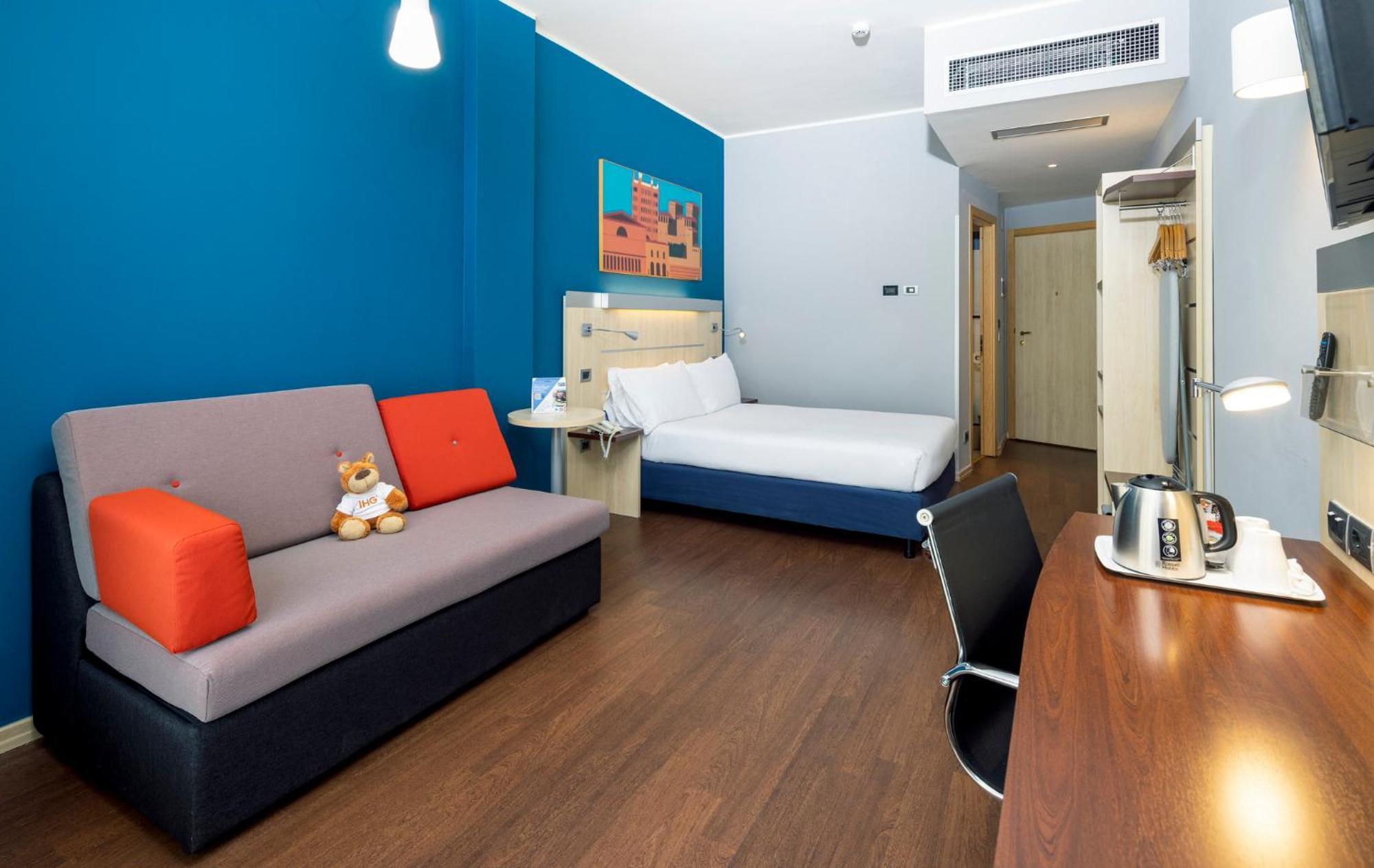 Holiday Inn Express Parma By Ihg Esterno foto