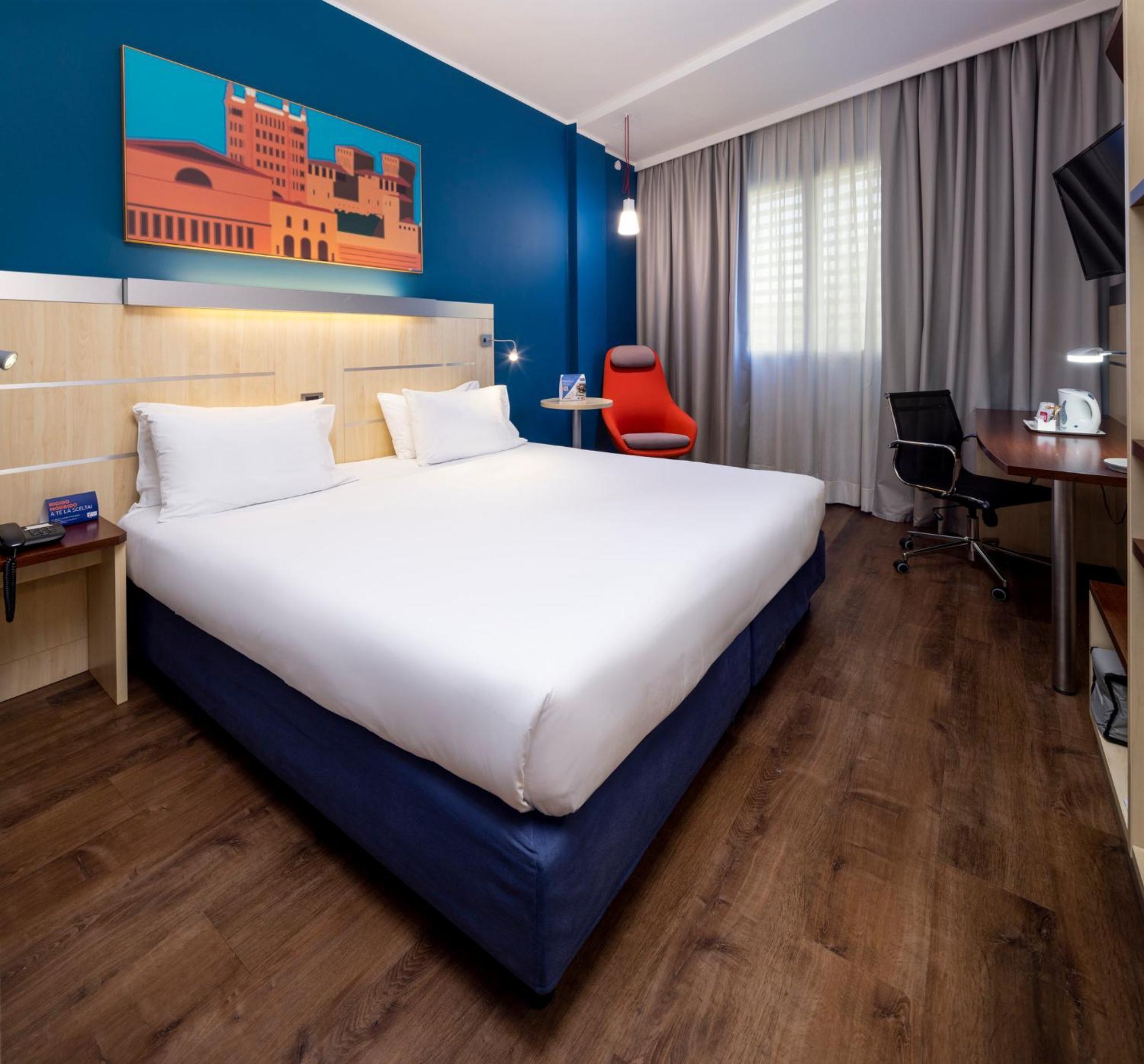 Holiday Inn Express Parma By Ihg Esterno foto