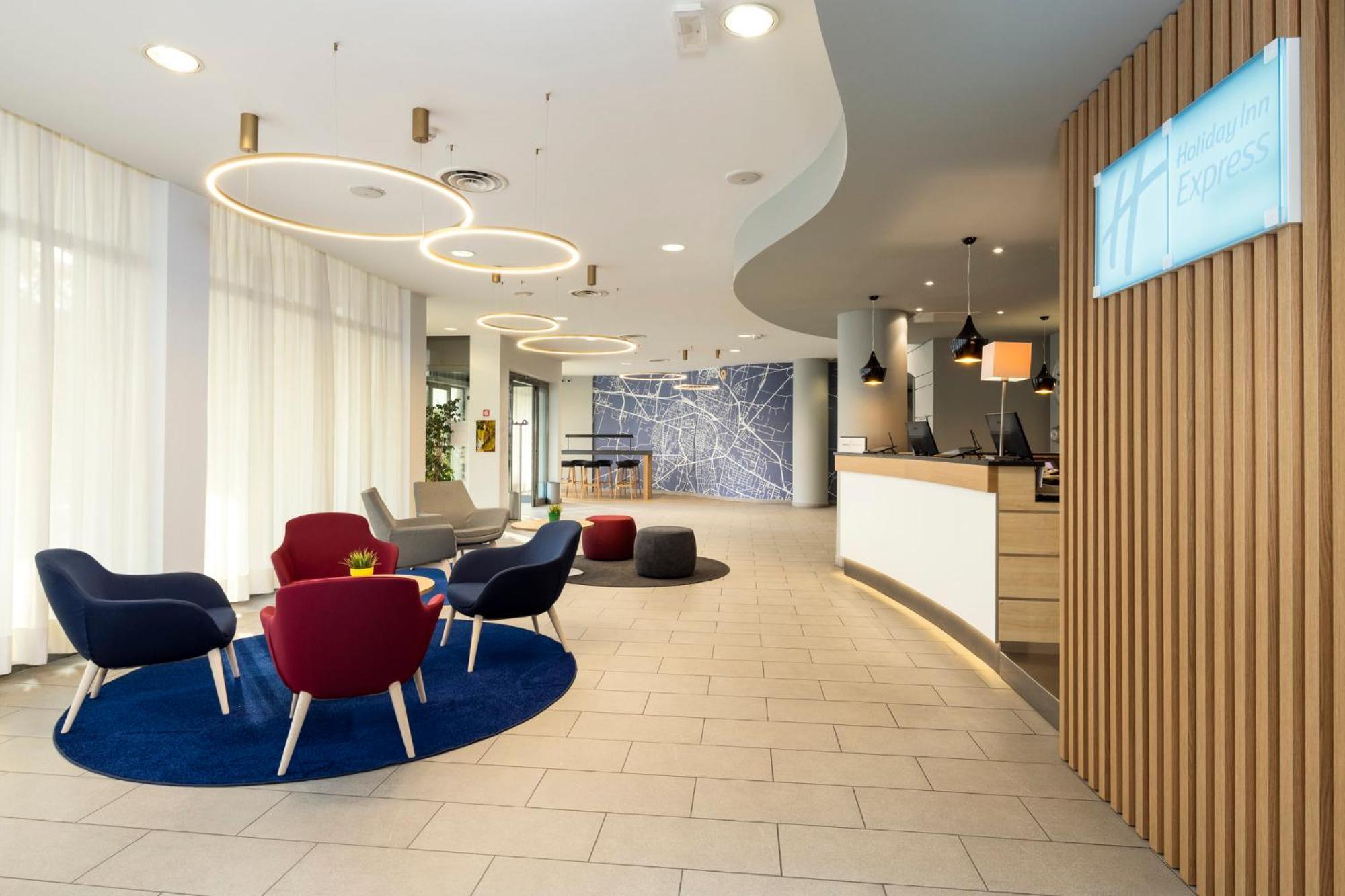 Holiday Inn Express Parma By Ihg Esterno foto