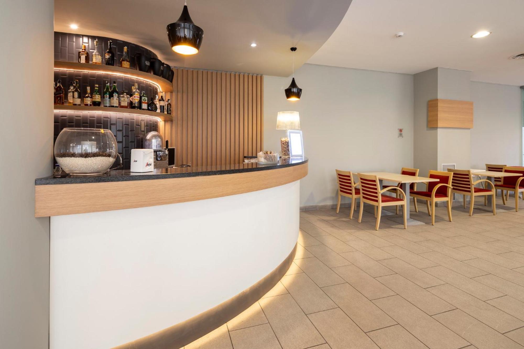 Holiday Inn Express Parma By Ihg Esterno foto