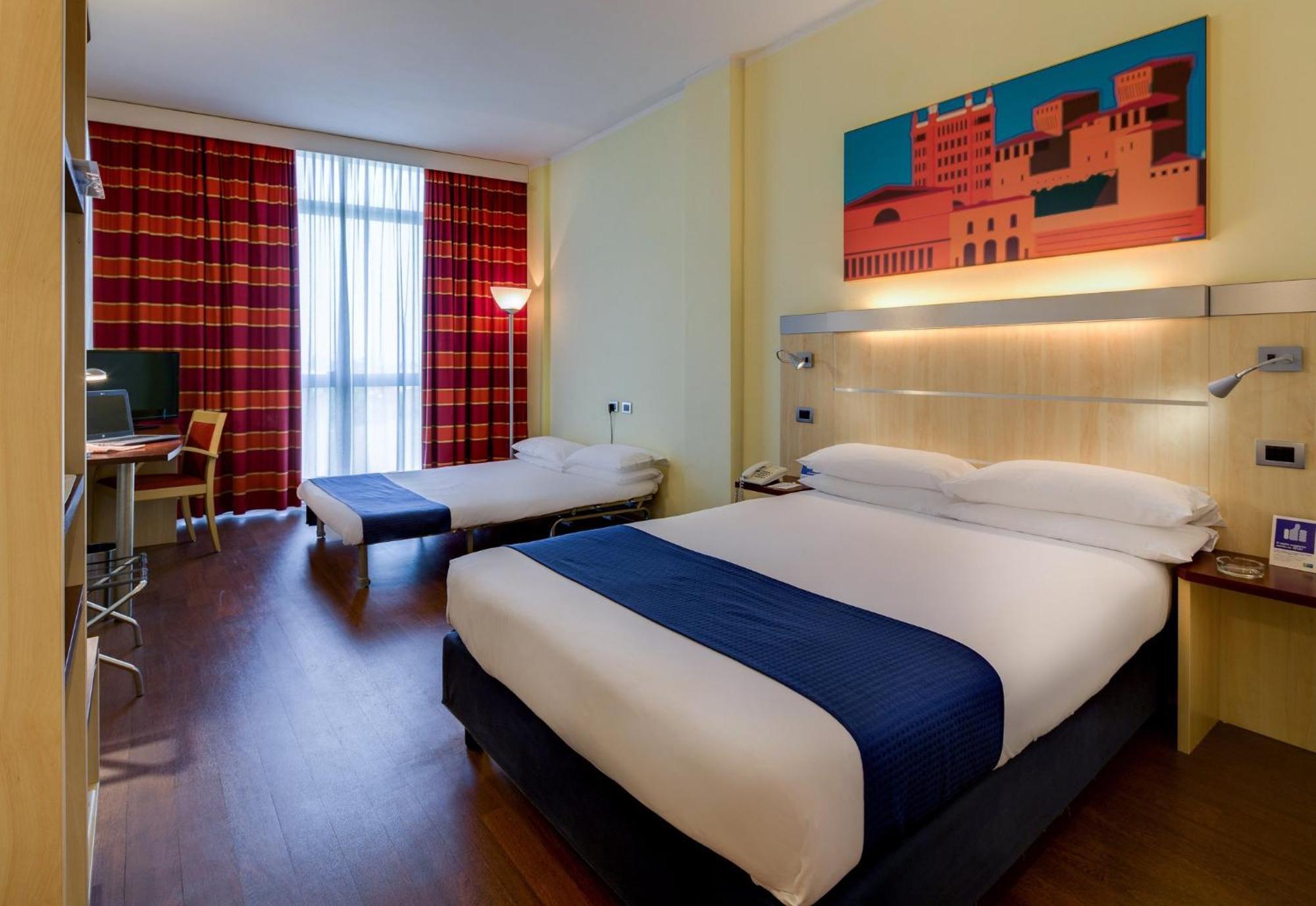 Holiday Inn Express Parma By Ihg Esterno foto