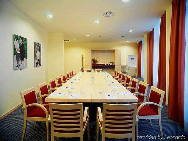 Holiday Inn Express Parma By Ihg Servizi foto