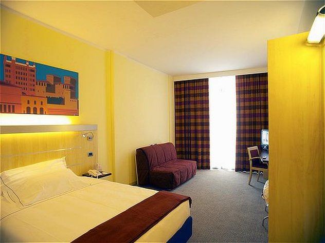 Holiday Inn Express Parma By Ihg Camera foto