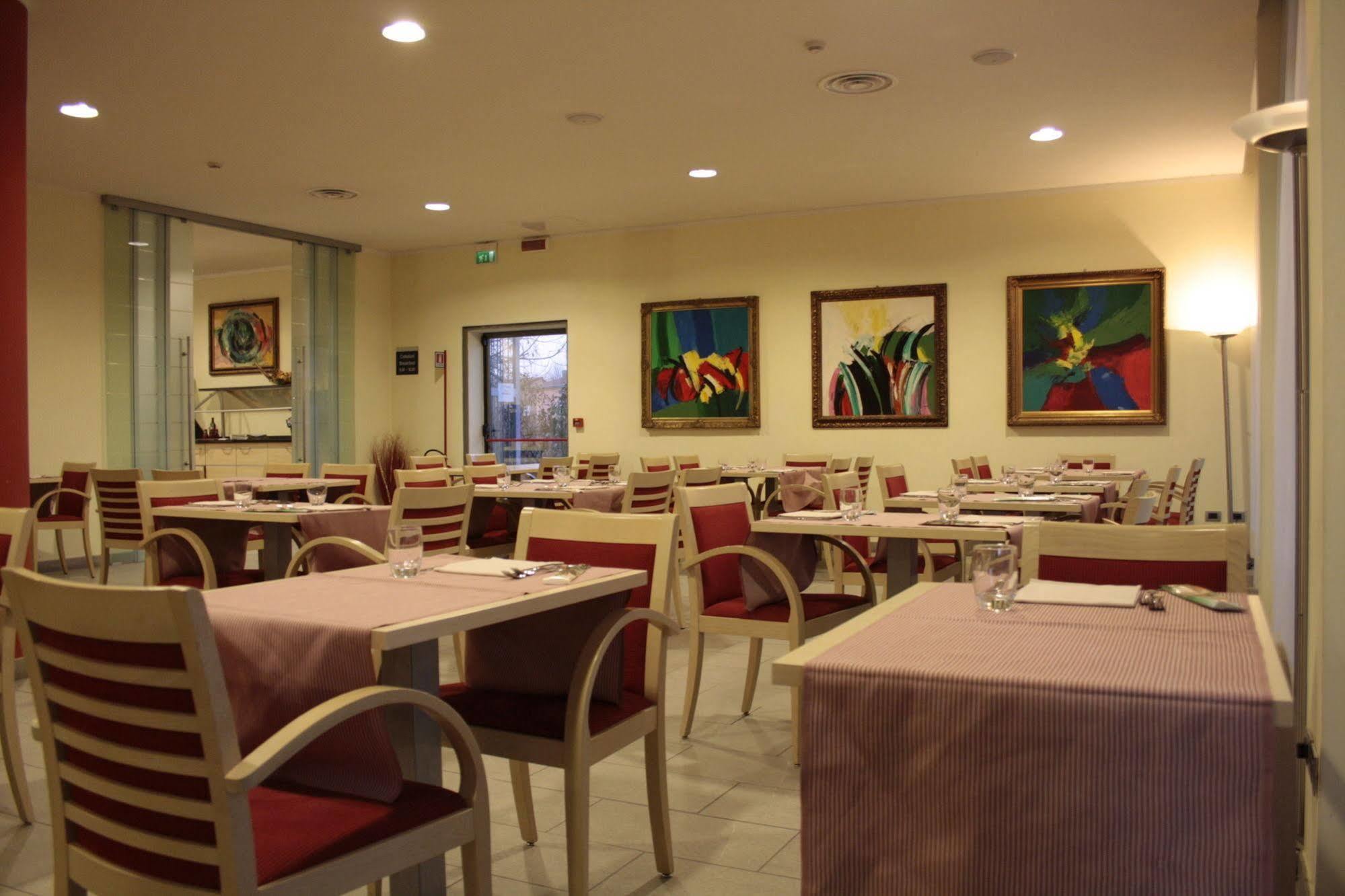 Holiday Inn Express Parma By Ihg Esterno foto