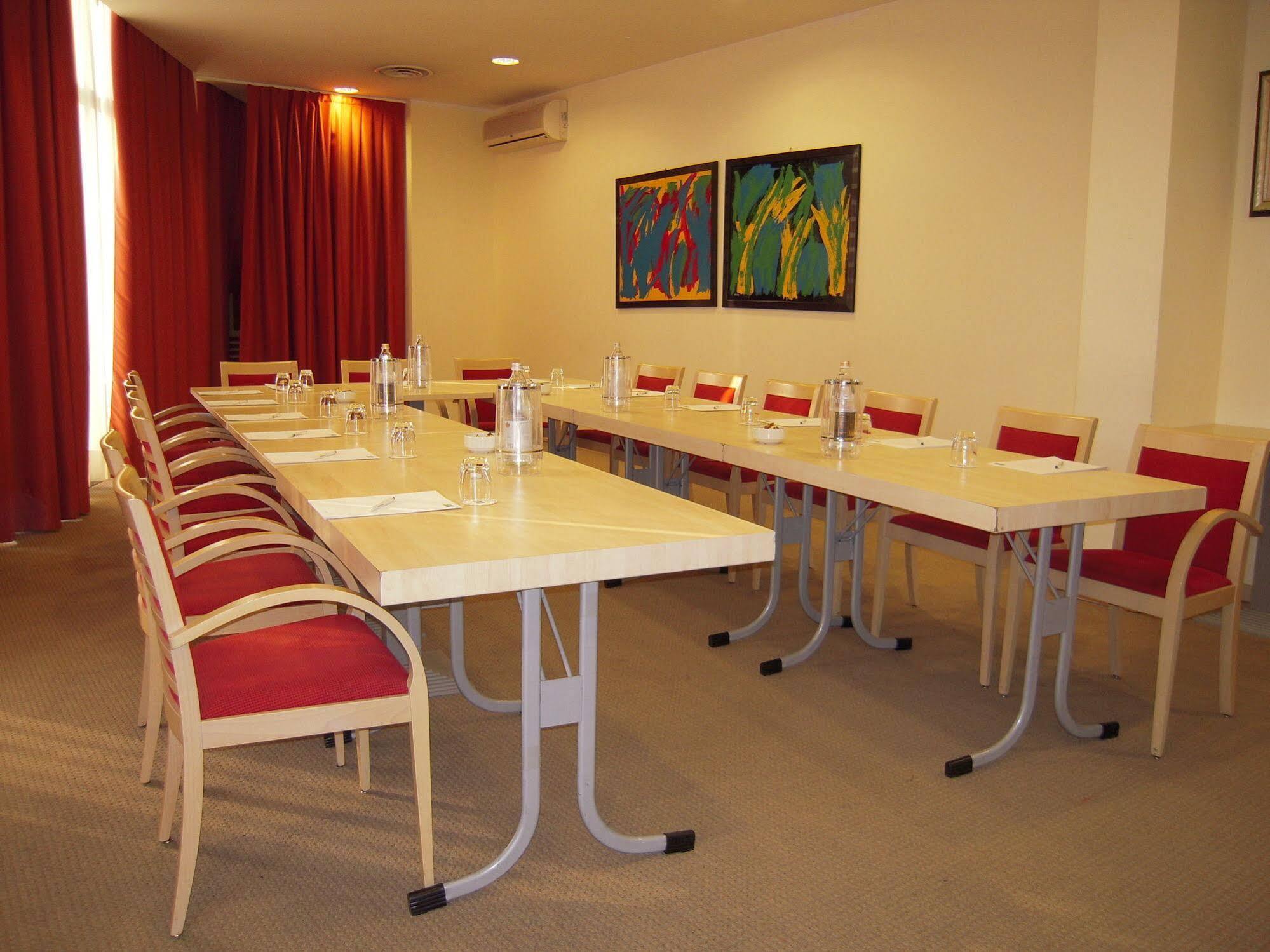 Holiday Inn Express Parma By Ihg Esterno foto